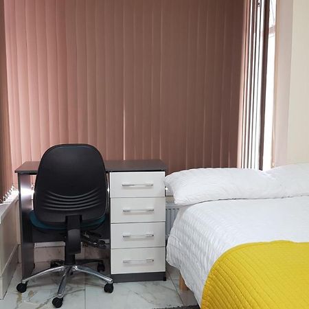 Double Ensuite Rooms Near City Centre バーミンガム エクステリア 写真